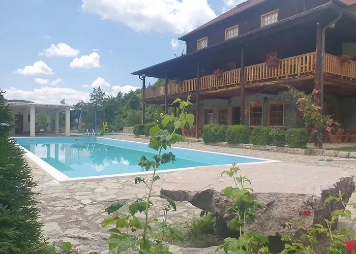 Etno Selo Vrelo & Camping