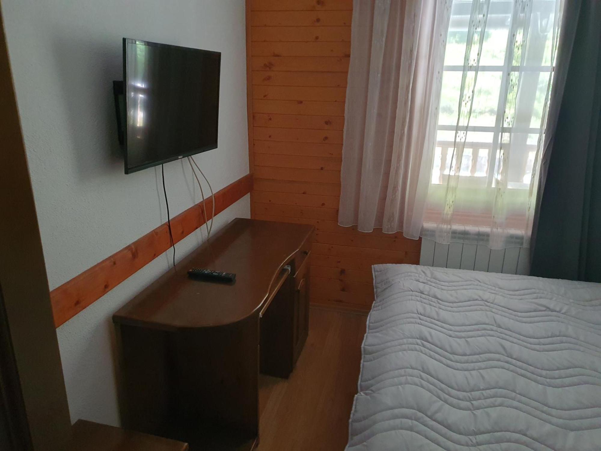 Etno Selo Vrelo & Camping Country house *